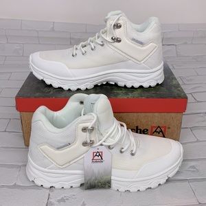 Avalanche Mantel White Boots Booties Size 8 Lace up Brand New NWT in box